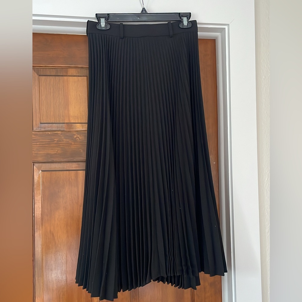 Zara pleated midi black skirt